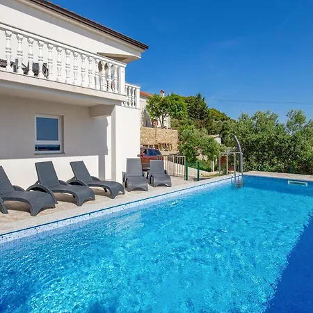 Ferienhaus Awesome In Banjol