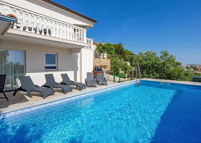 度假居 3 Bedroom Lovely In Banjol
