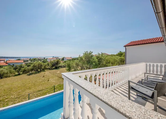 3 Bedroom Lovely In