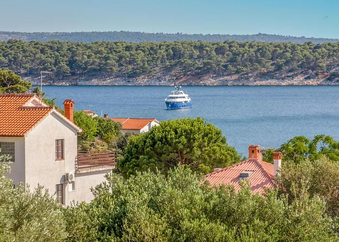 3 Bedroom Lovely In * Banjol