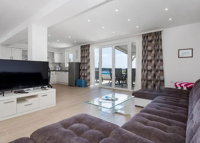 Сasa de vacaciones 3 Bedroom Lovely In Banjol